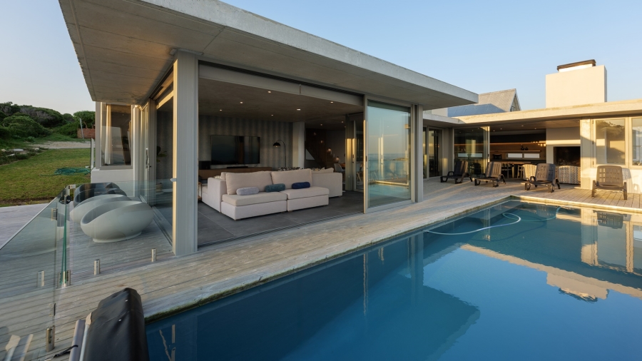 5 Bedroom Property for Sale in Suiderstrand Western Cape